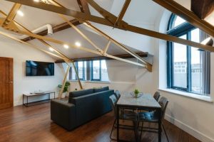 Happy Day Apartments
