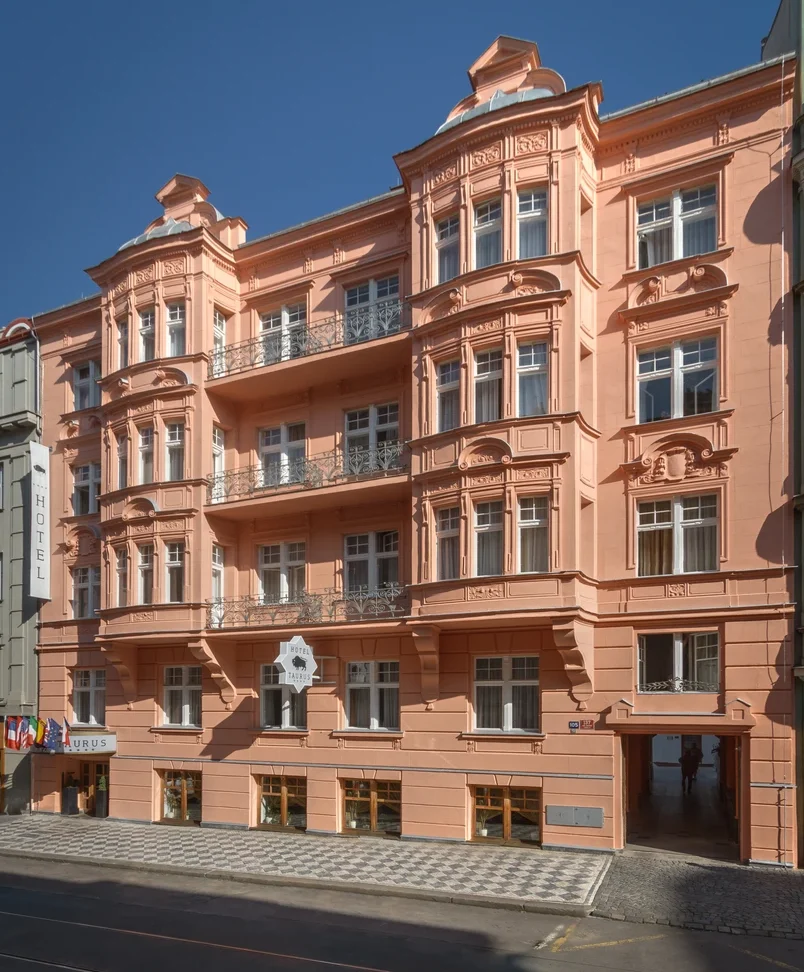 hotel taurus