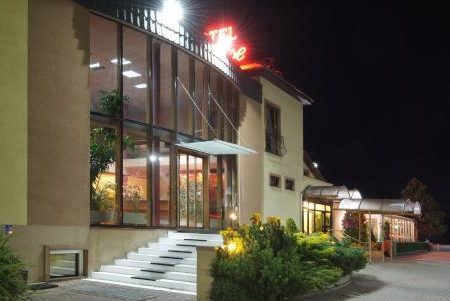 motel paradise kownaty