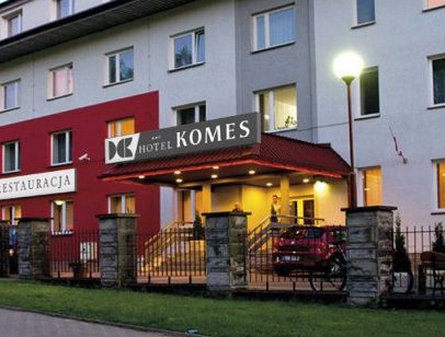 noclegi komes