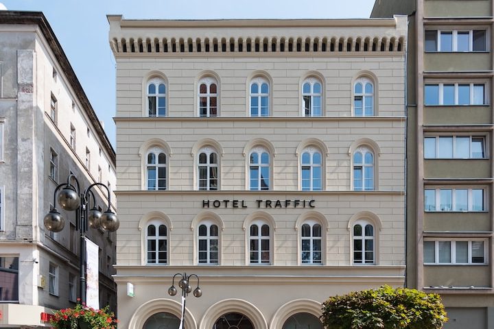 traffic hotel stare miasto